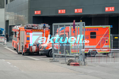 Mehrere Verletzte nach Explosion von Batterie auf Werksgelände in Zuffenhausen
