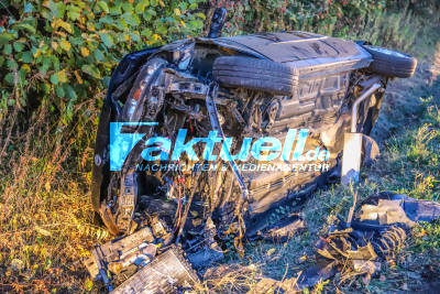 Schwerer Unfall auf Kreisstrasse bei Gondelsheim: PKW mehrfach überschlagen und völlig zertrümmert - Fahrerin wird schwer verletzt