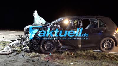 Tödlicher Crash PKW verunfallt mit Gegenverkehr und wird dabei tödlich Verletzt WIllstätt-Hesselhurst K5323