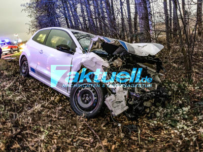 Schwerer Auffahrcrash bei Rheinau - 2 Verletzte - hoher Sachschaden