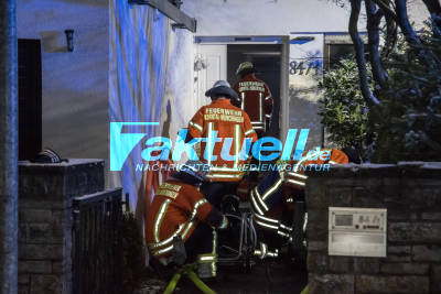 Brand in Doppelhaushälfte: Bewohner werden duch Rauchwarnmelder auf das Feuer aufmerksam