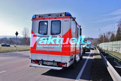 Verkehrsunfall an der B14 Auffahrt Waiblingen - Kutzzeitige Vollsperrung - 1 Person verletzt