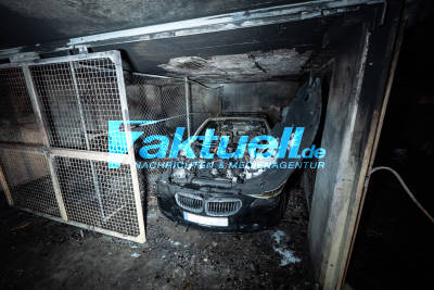 PKW-Brand in Tiefgarage - ausgebrannter BMW und massive Schäden an der Tiefgarage durch den Brand