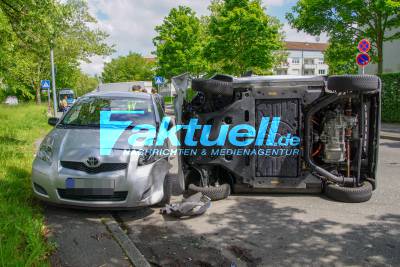 Stuttgart Fasanenhof: PKW bei Verkehrsunfall überschlagen
