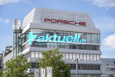 Aktuelle Bilder der Porschezentrale und des Finanzamtes in Stuttgart, bezüglich der Ermittlungen der Steuerhinterziehung in der Porsche AG