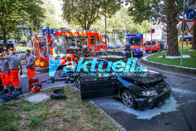 Sturttgart Mitte: Schwerer Verkehrsunfall mit zwei beteiligten Fahrzeugen