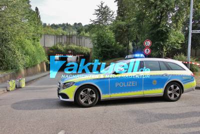 Gaslaster steckt in Unterführumg fest - Feuerwehr sperrt Großräumig ab