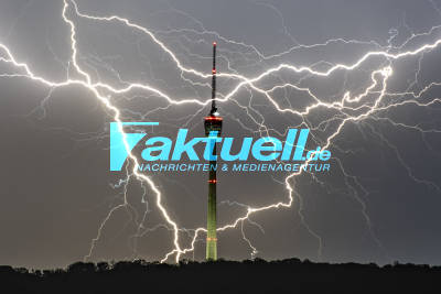 Blitzspektakel am Stuttgarter Fernsehturm