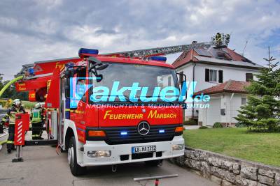 [Bildupdate] Wohnhausbrand in Affalterbach-Wolfsölden - Solaranlage auf Dach brennt ab