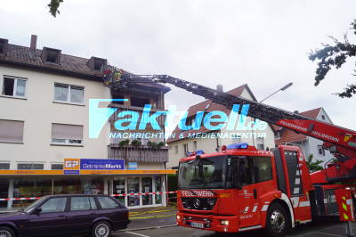 Dachgeschoss steht in Flammen - keine Verletzte