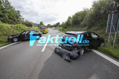 Ausfahrt B14/Waiblingen nach Unfall gesperrt: Zwei PKW krachen ineinander und blockieren Ausfahrt