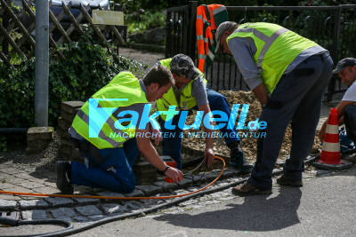 Gasalarm in Reichenbach im Täle Bagger trifft Gasleitung Ortsdurchfahrt wird gesperrt
