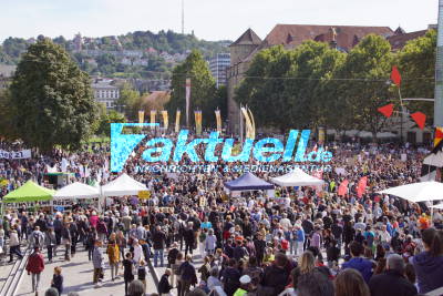 Stuttgart Mitte: tausende Teilnehmer bei Fridays for Future Demo
