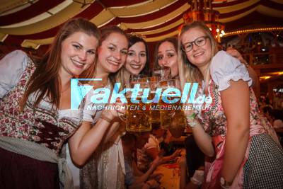 Volksfest 2019: Students Day: Tag der Studenten im Sonja-Merz-Zelt