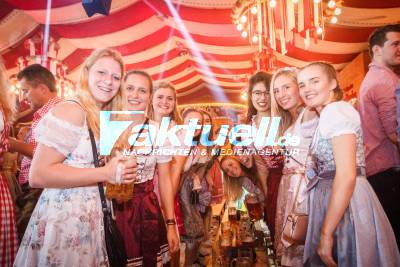 Volksfest 2019: Students Day im Sonja-Merz-Zelt
