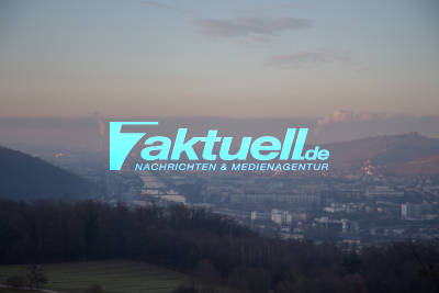 Das Neckartal bei Sonnenuntergang - Impressionen von der Aussichtsplattform in Ostfildern an Neujahr