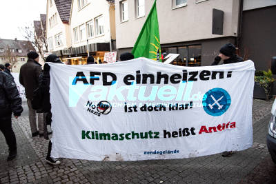 Herrenberg: AFD Veranstaltung im Klosterhof Herrenberg - Linke Demonstranten marschieren gegen die AFD auf