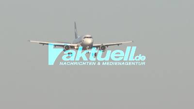Erstes Flugzeug in Stuttgart gestartet und gelandet! Flughafen nach Sanierung wieder in Betrieb - aber nur 5 statt 300 Flugzeuge! Baustelle auf Landebahn