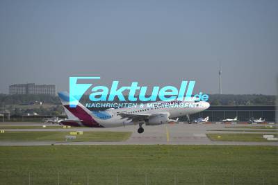 Erstes Flugzeug in Stuttgart gestartet und gelandet! Flughafen nach Sanierung wieder in Betrieb - aber nur 5 statt 300 Flugzeuge! Baustelle auf Landebahn