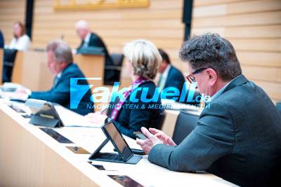 118. Plenarsitzung im Landtag von BW - Masken im Landtag und weitere Impressionen