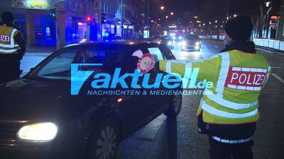 Ausgangsperre in Mannheim: Polizei kontrolliert mit Großaufgebot Autofahrer und Passanten - Polizeipräsident und Bürgermeister vor Ort - Damit soll privaten Partys ein Ende gesetzt werden
