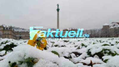 Endlich Schnee auch im Stuttgarter Talkessel - Winterimpressionen am Schlossplatz
