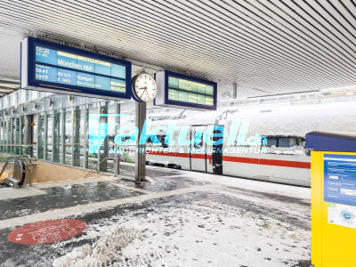 Bahnhof Hannover - Regional-Express fährt - weiterhin groß Ausfälle