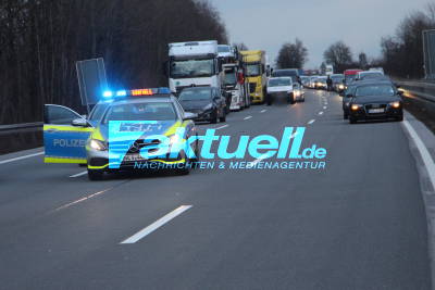 Schwerer Unfall auf der A6 - Transporter in Leitplanke