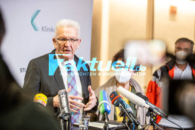 Bilder der Pressekonferenz mit Kretschmann nach der Impfung