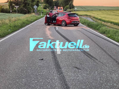 Daciafahrerin nach schwerem Crash lebensgefährlich verletzt