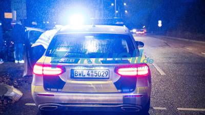 Unfall an Kreuzung Karl Wüst Straße / B27 in Heilbronn - BWM Mini crasht mit Mercedes - Rad von Mercedes abgerissen