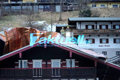 Kupferdach durch Sturmtief YLENIA  von einer Pension in Berchtesgaden abgedeckt - Großer Schaden - 
