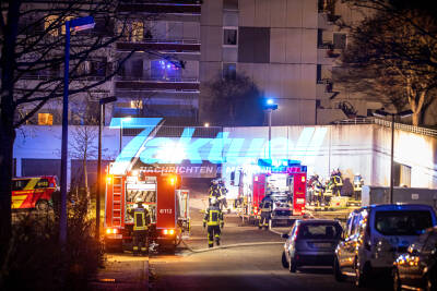 Feuerwerksrakete in Garage gezündet und Brand verursacht - Stuttgarter Feuerwehr im Großeinsatz