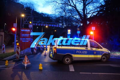 Lastwagen rammt Stütze der Höhenkontrolle - Wagenburgtunnel bis Dienstag in beide Richtungen gesperrt