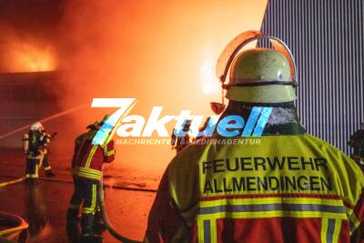 Tank mit 50.000 Liter Hydrauliköl geht in Flammen auf und mehrere Explosionen - der Schaden bei einem Brand in Allmendingen  wird auf 200 Millionen EUR geschätzt 