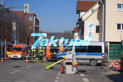 Eingeschalteter Herd vergessen - Flammen greifen auf Küchenmöbel über - Wohnung unbewohnbar
