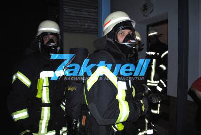 Mann mit glimmender Zigarette eingeschlafen - Matratzenbrand