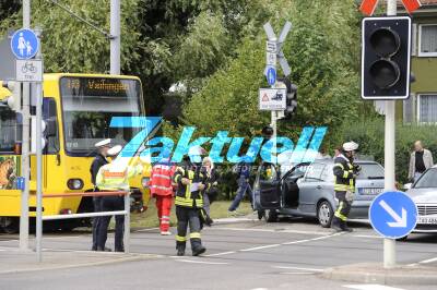 Seniorin kracht gegen Stadtbahn U3 - Glück: nur leicht verletzt