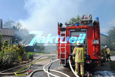 Scheune auf Bauernhof in Vollbrand - Pferde und Schweine von Feuerwehr gerettet