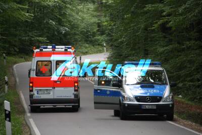 Schwerer Motorradunfall - Biker kracht gegen PKW