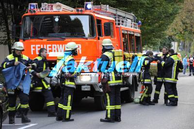 NEU NACHT-Bilder: Nach Taxifahrt Tiefgaragenbrand - 3 Autos ausgebrannt, 7 Verletzte