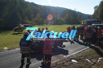 Fahranfänger kommt von der Straße ab und überschlägt sich - 4 schwer Verletzte