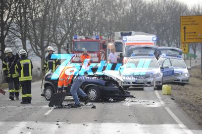 Fahranfängerin rast in Gegenverkehr und wird schwerverletzt mit Rettungshubschrauber in Spezialklinik geflogen