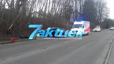 51-jähriger PKW-Lenker erleidet Herzinfarkt und verunfallt schwer - Fahrer verstorben