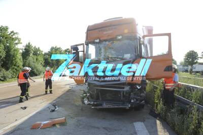 Sattelzuglenker kracht am Aichelberg auf Handy-Laster - Verkehrschaos auf der Autobahn