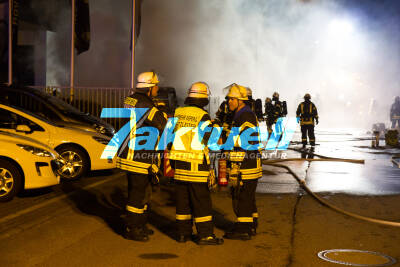Brandserie: Zum zweiten Mal brennen mehrere Fahrzeuge in einem Autohaus
