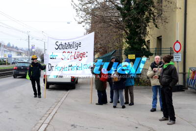 Stuttgart21: Tunneltaufe mit Protesten von S21 Gegnern