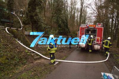 Gartenhausvollbrand in Waiblingen fordert Feuerwehr
