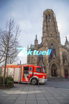 Mehrere Anrufer melden starken Rauch aus Kirche - Feueralarm an der Johanneskirche am Feuersee
