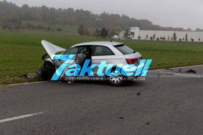 Tödlicher Verkehrsunfall bei Renningen - A1 kracht mit Polo zusammen